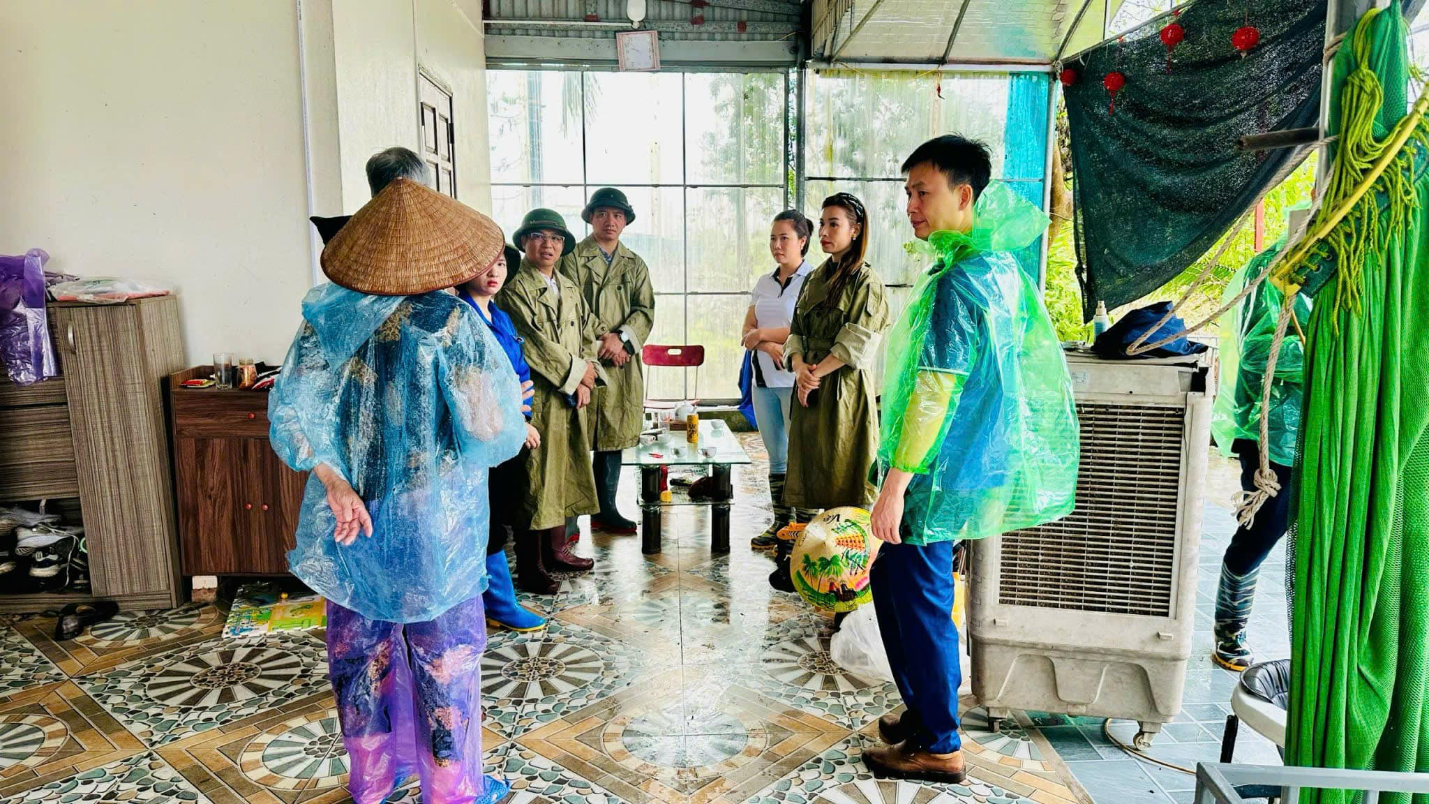 Hội Doanh nghiệp trẻ Hải Dương chung tay giải cứu tiêu thụ Cá lồng sau bão số 3 Yagi