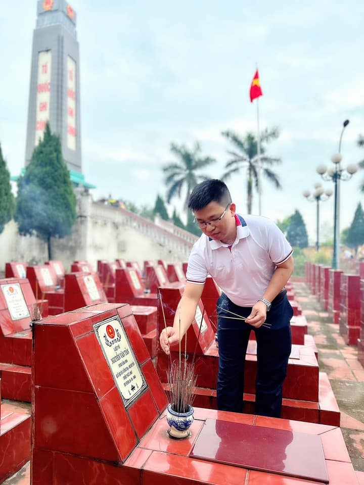 Hội DNT Hải Dương tặng quà cho bà mẹ Việt Nam anh hùng