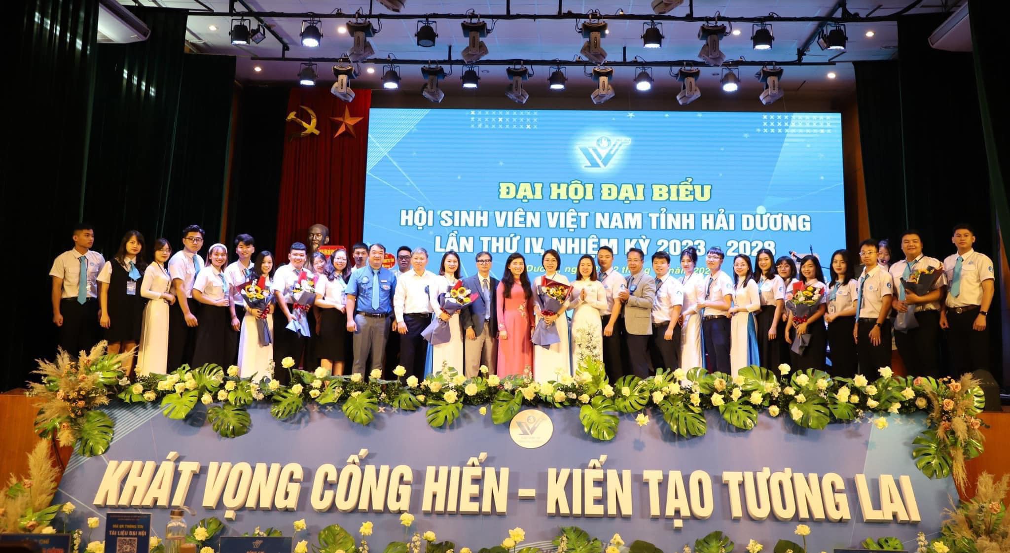 Sáng ngày 22/10/2023. Hội Doanh nghiệp trẻ Hải Dương đã tham dự và Tặng hoa chúc mừng Đại Hội đại biểu Hội sinh viên Việt Nam tỉnh Hải Dương lần thứ IV, nhiệm kỳ 2023-2028.