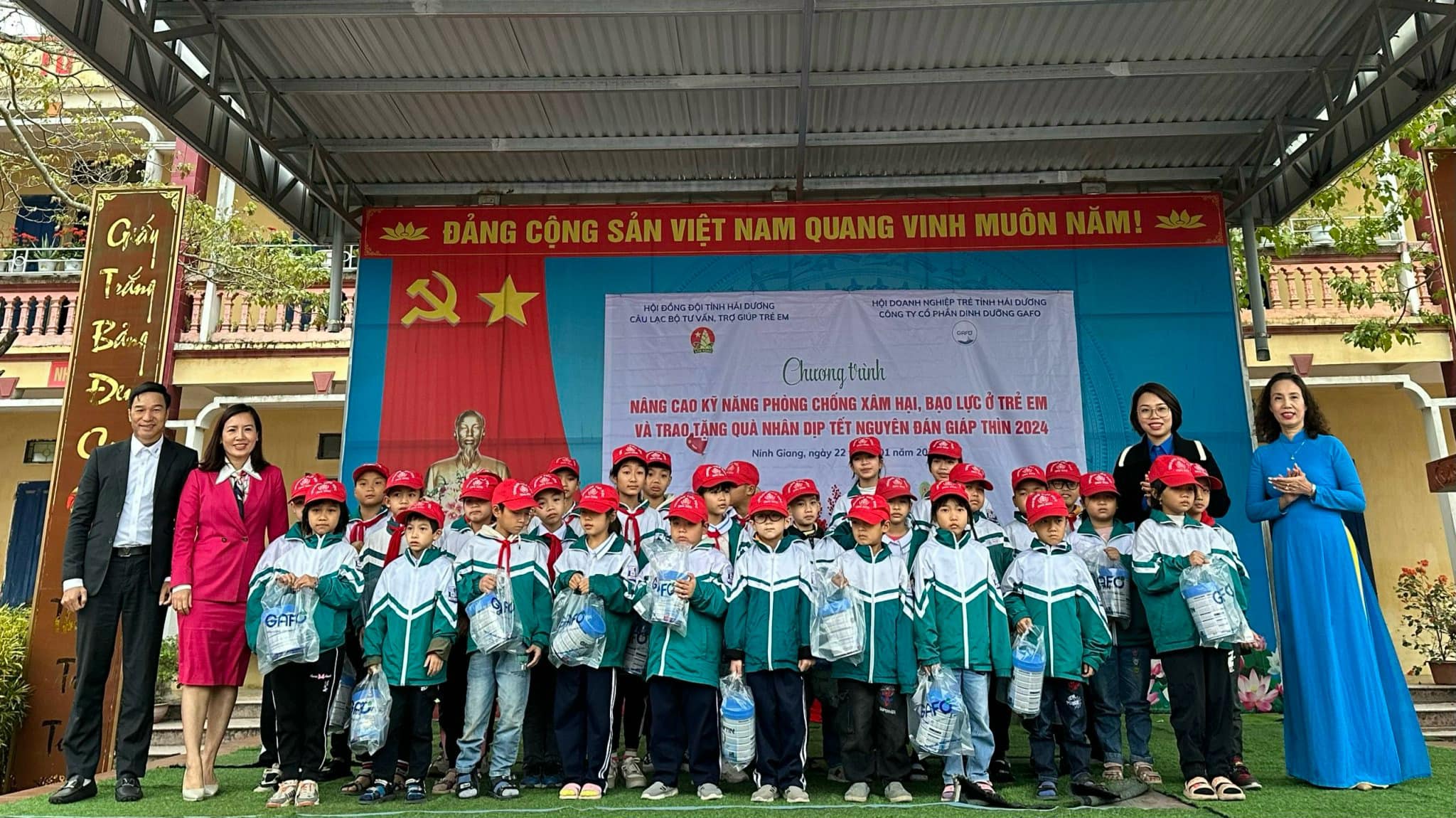 CHƯƠNG TRÌNH TẾT CHO NGƯỜI NGHÈO