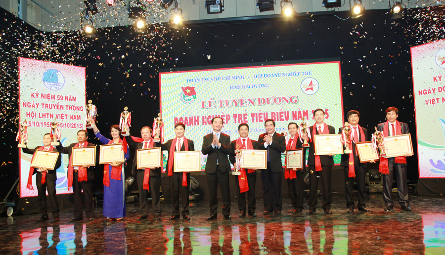 TOP 10 DOANH NGHIỆP TRẺ XUẤT SẮC NĂM 2015